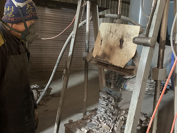 Foundry dismantling work