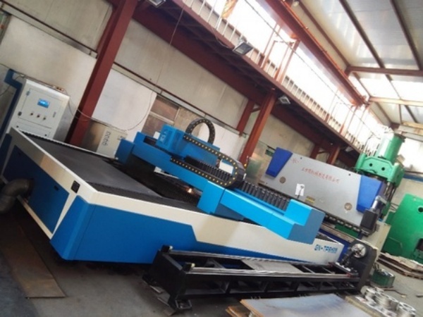 Laser cutting machine
